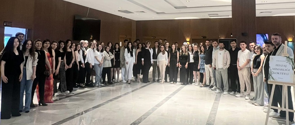 13 Mayıs Ulusal Peyzaj Mimarlığı Günü kapsamında düzenlediğimiz kokteylimizde hocalarımız ve öğrencilerimizle bir araya geldik