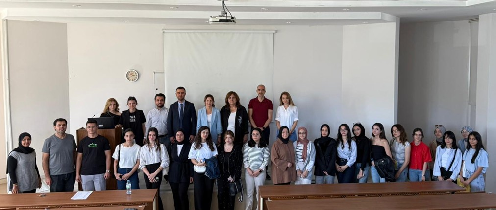 2025-2026 Eğitim-Öğretim yılında yeni kayıt yaptıran öğrencilerimiz için bölümümüz tarafından 01.10.2025 tarihinde oryantasyon programı düzenlenmiştir.