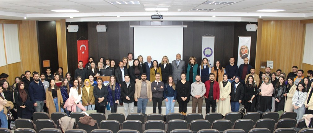 Peyzaj Mimarlığı Öğrenci Topluluğumuz ve Peyzaj Mimarları Odasının birlikte düzenlediği Peyzaj Mimarları Odası Öğrenci ve Mezun Buluşması söyleşimizi gerçekleştirdik.